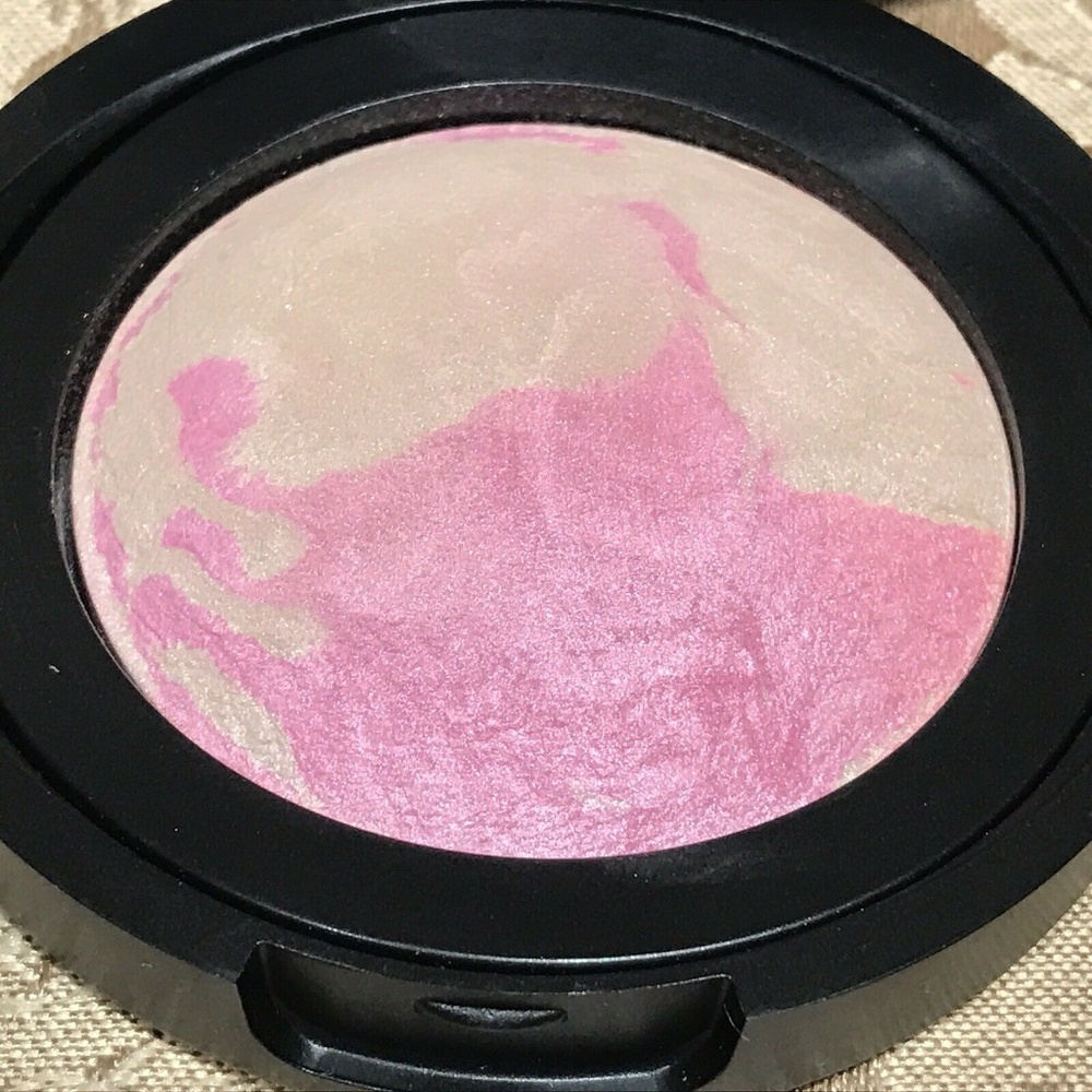Laura Geller Baked Flambe Blush in Pink Velvet Pop